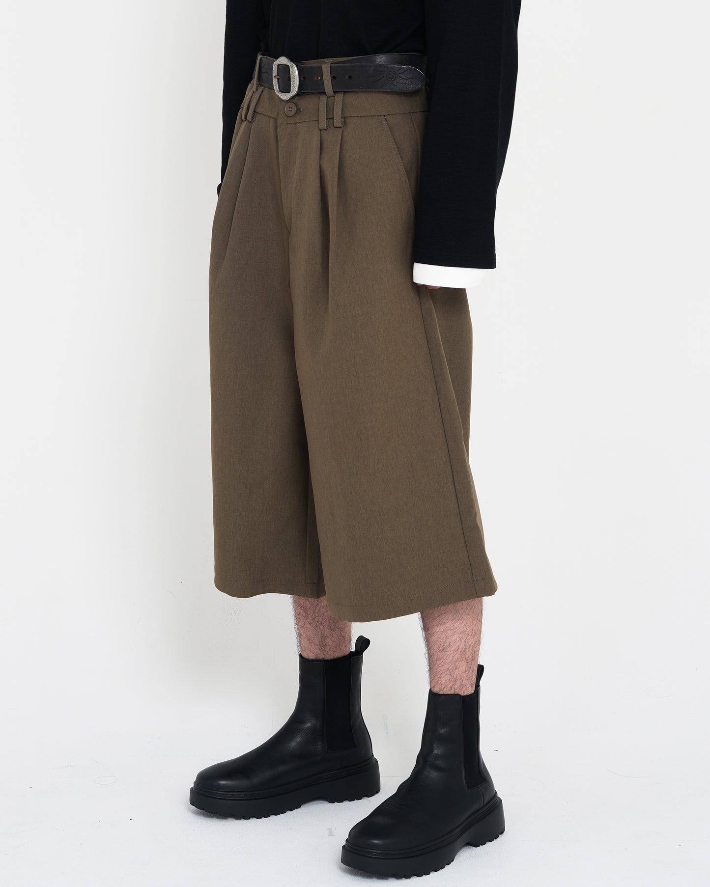 Double-Tab Waist Casual Tailored Shorts BRN