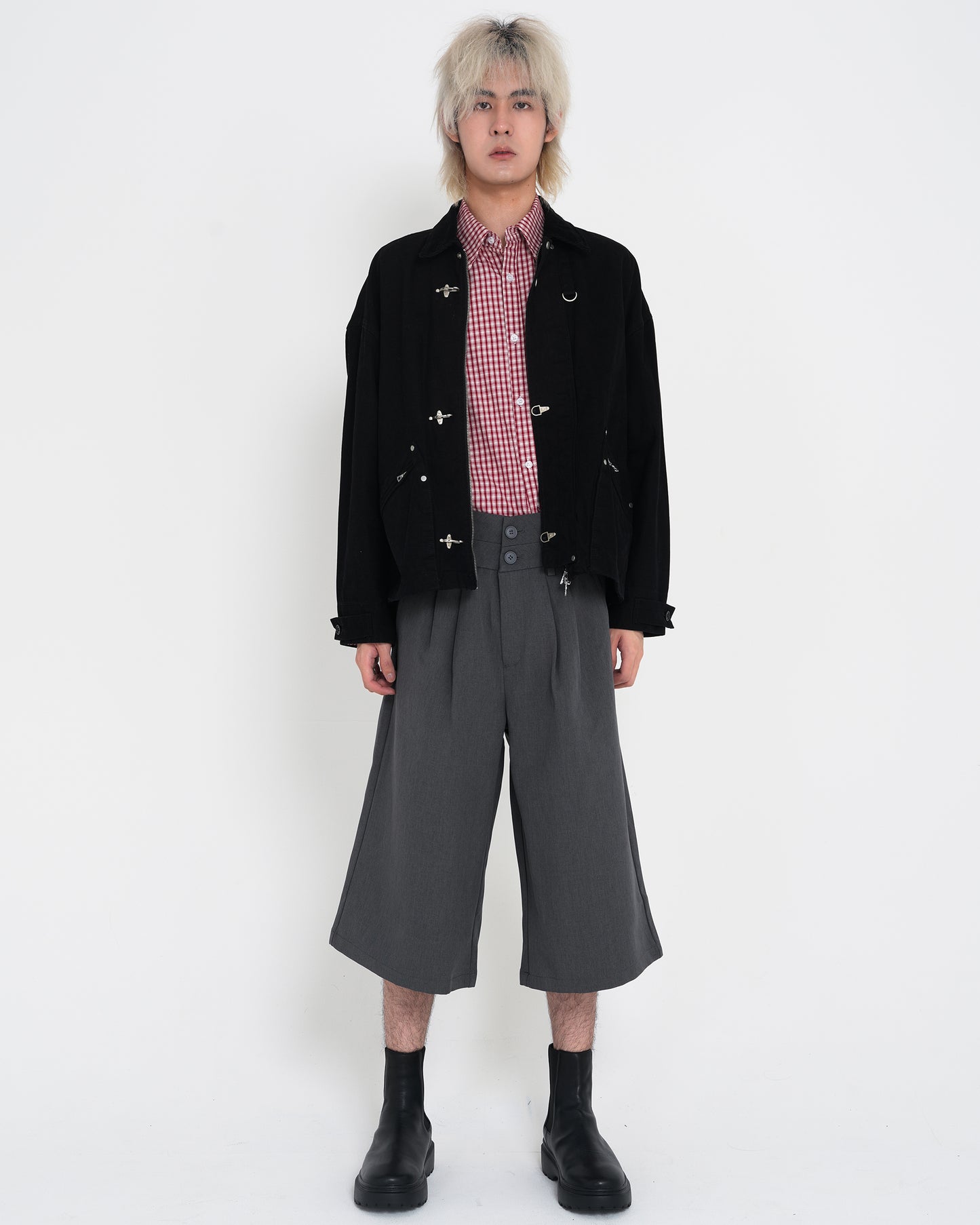 Double-Tab Waist Casual Tailored Shorts GRY