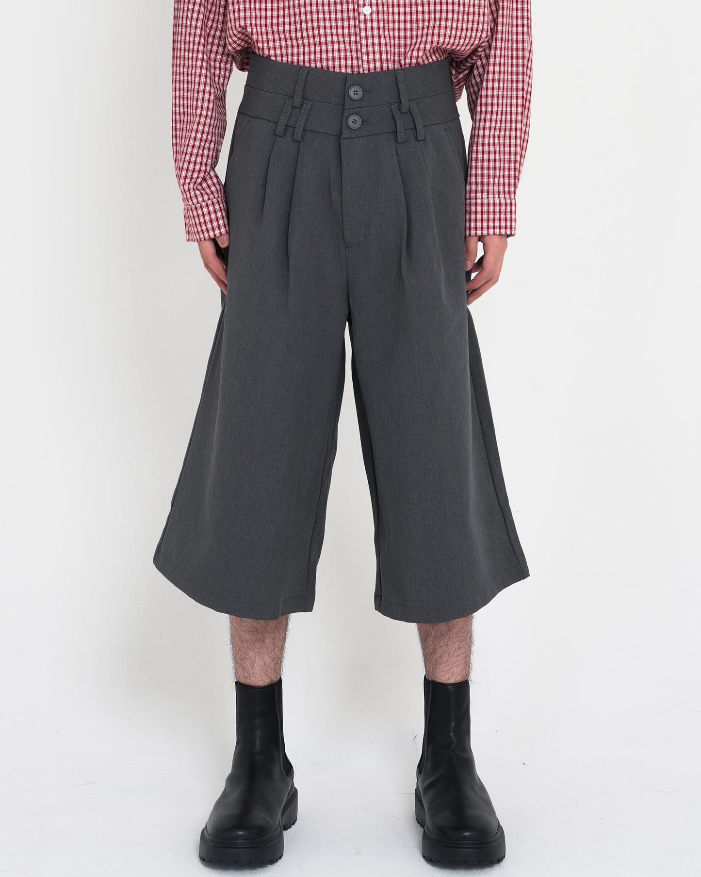 Double-Tab Waist Casual Tailored Shorts GRY