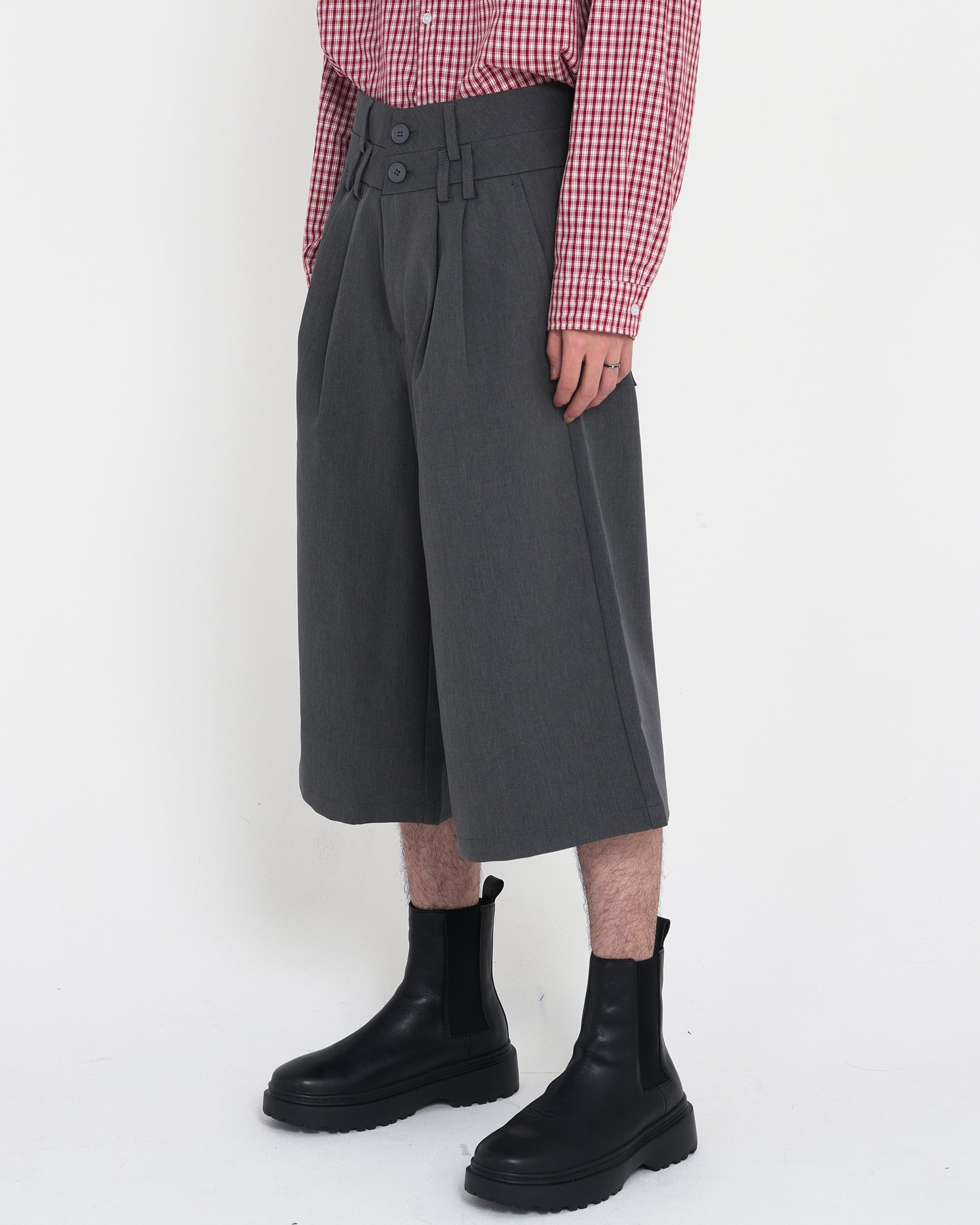 Double-Tab Waist Casual Tailored Shorts GRY