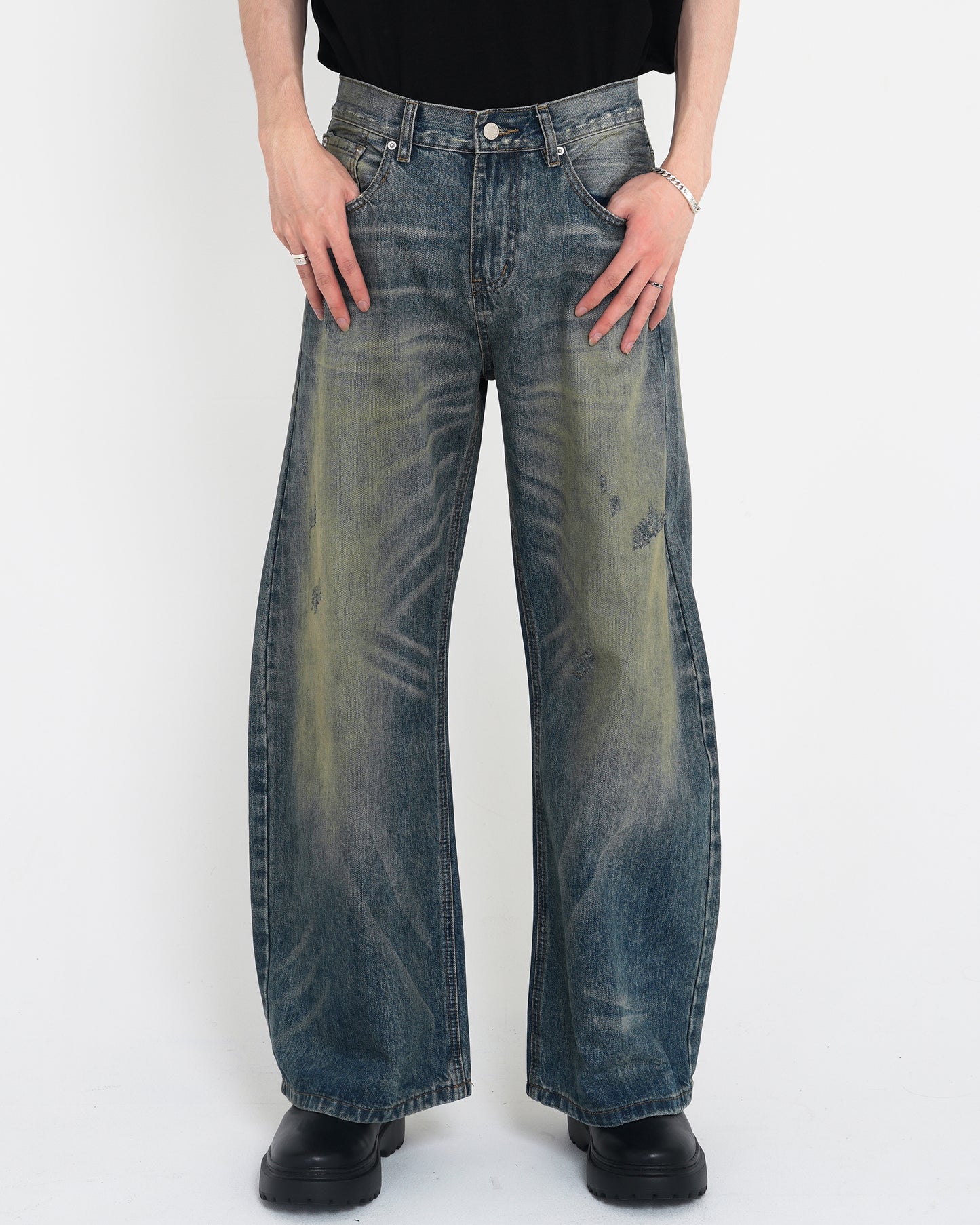 Washed Distressed Scimitar Jeans