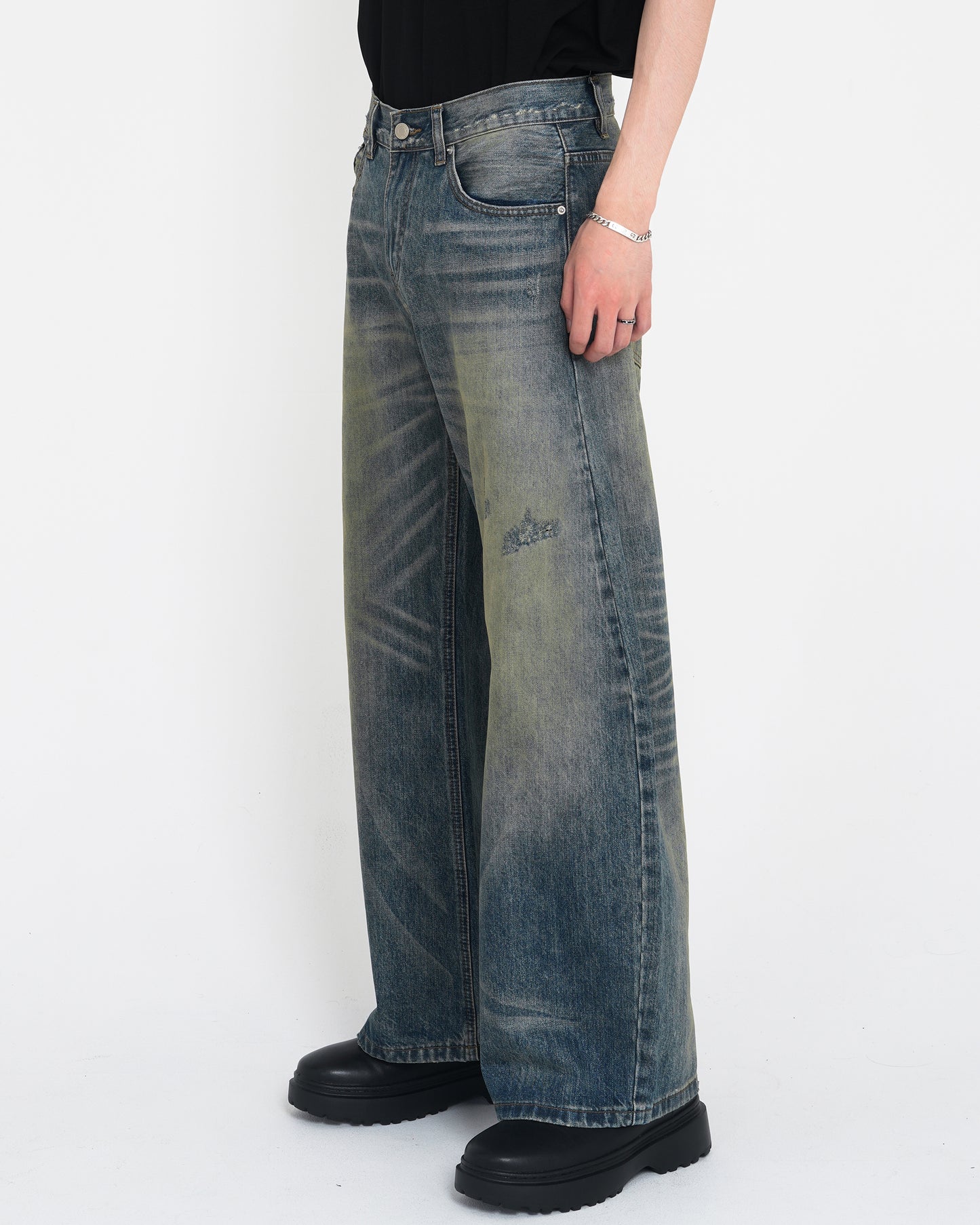 Washed Distressed Scimitar Jeans