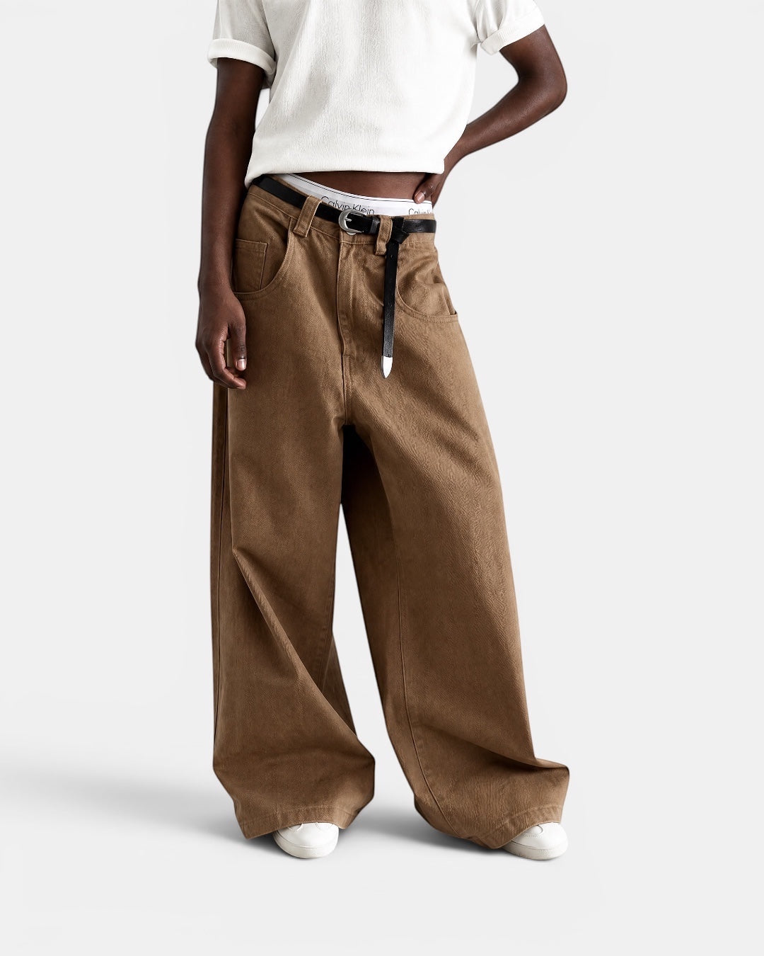 NAMELESS brown washed cotton denim wide-leg jeans with a five-pocket design and black belt.