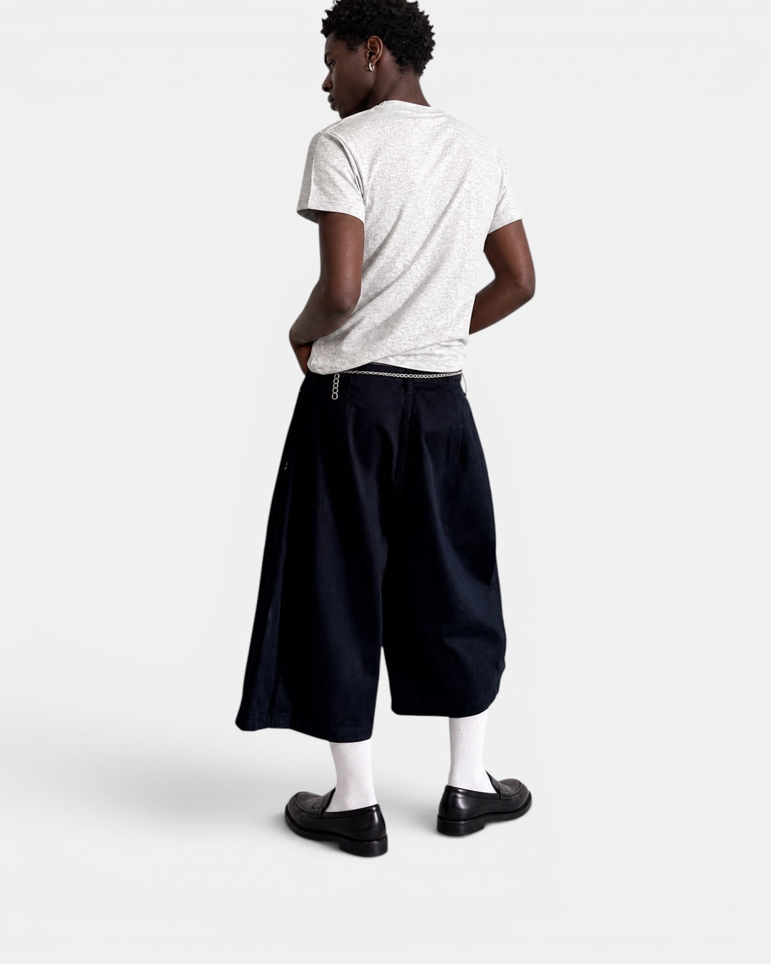 Three-dimensional tailored wide-leg shorts – nameless-official