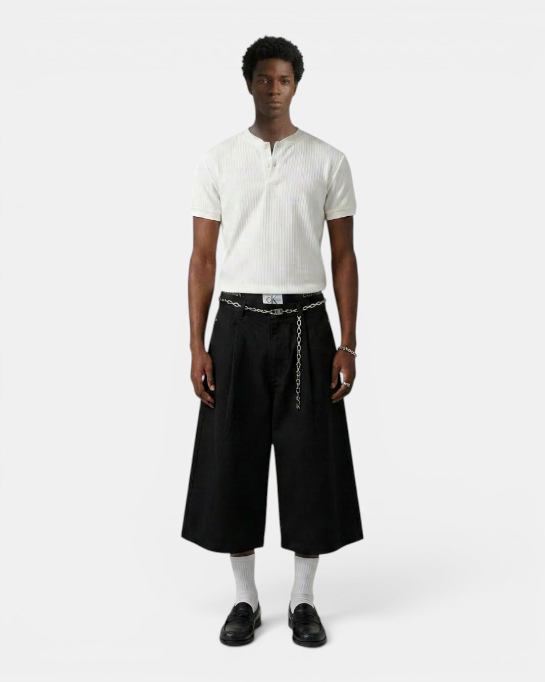 NAMELESS white ribbed short-sleeve henley t-shirt with a buttoned placket and regular shoulders.